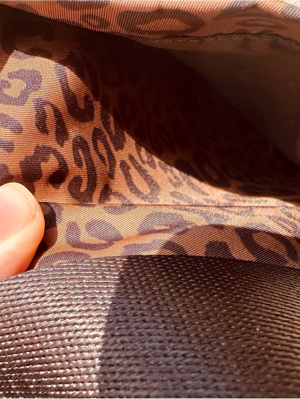 lululemon athletica Everywhere Small Sling Bag 2L Leopard Print Gold Hardware - Picture 14 of 14